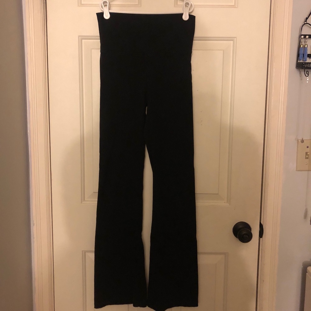 Women’s VS Black Yoga Pants
